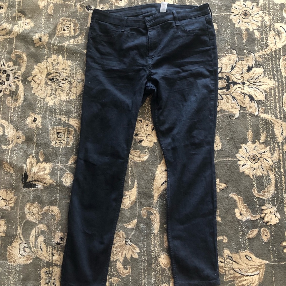 H&M size 34 black skinny ankle jeans